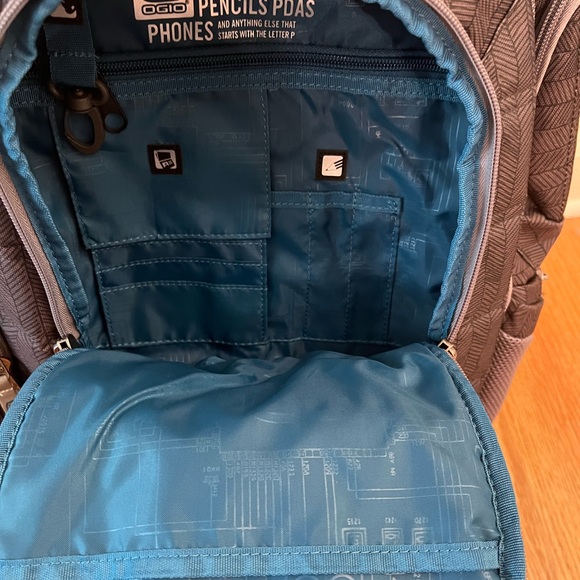 OGIO Carbon Padded laptop backpack - Picture 5 of 11